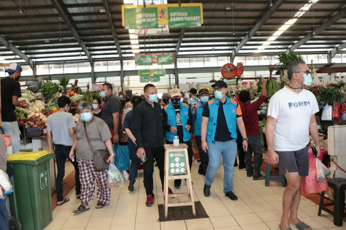 Sidak ke Pasar Tradisional dan Modern, Benyamin Klaim 90% Warga Tertib Memakai Masker