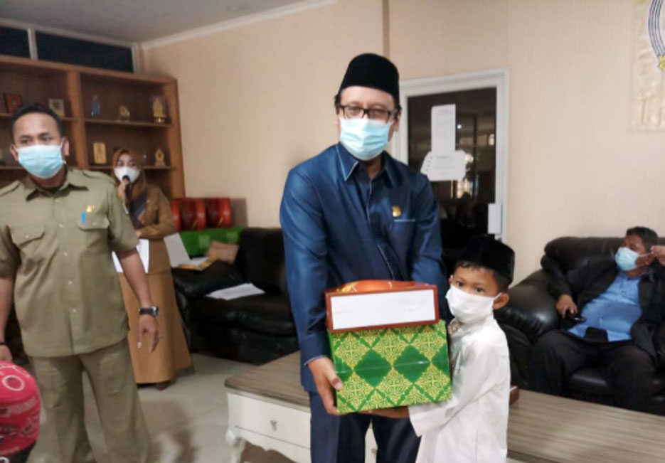 Jelang Idul Fitri: DPRD Kota Tangerang Beri Santunan Kepada Ratusan Anak Yatim