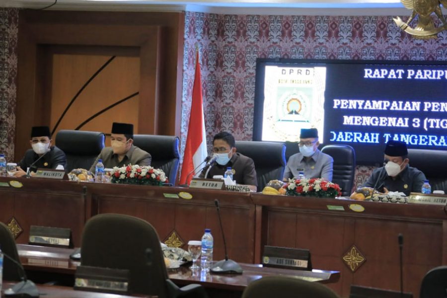 Walikota Arief Sampaikan Penjelasan Tiga Raperda Dalam Rapat Paripurna DPRD