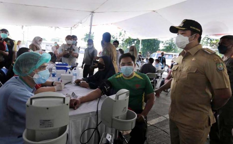 Pemkot Tangerang Berikan Vaksinasi Booster untuk Supir Angkot dan Ojol