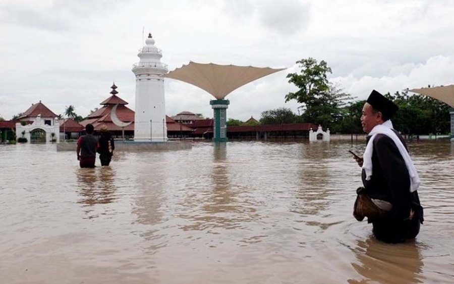 Banjir Masih Merendam Masjid Agung dan Kawasan Banten Lama