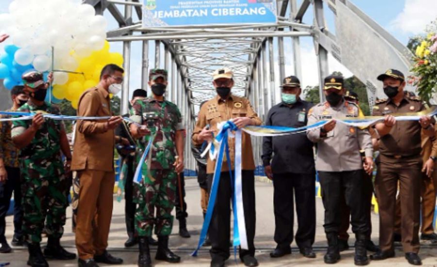 Gubernur Banten Resmikan Jembatan Ciberang di Desa Ciladaeun