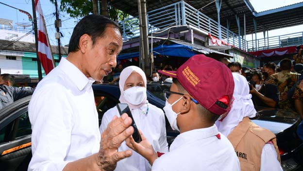 Presiden Jokowi Menerima di Wawancara oleh Dua Wartawan Cilik