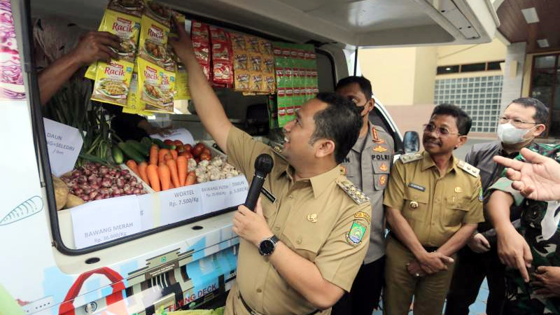 Walikota Arief Luncurkan Mobil Si Jampang (Belanja Gampang)