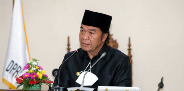 Pj Gubernur Banten Al Muktabar Sampaikan Jawaban Pandangan Fraksi