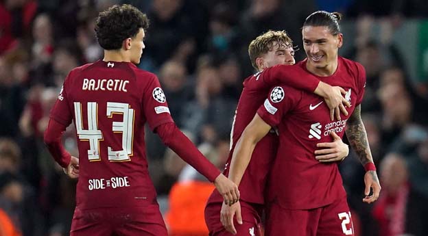 Mohamed Salah dan Nunez Buat Liverpool Menang 2-0 Atas Napoli