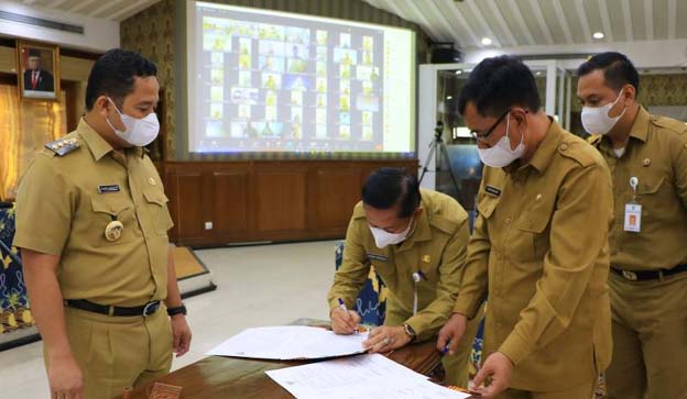 Arief Lantik Sejumlah ASN di Lingkungan Pemerintah Kota Tangerang