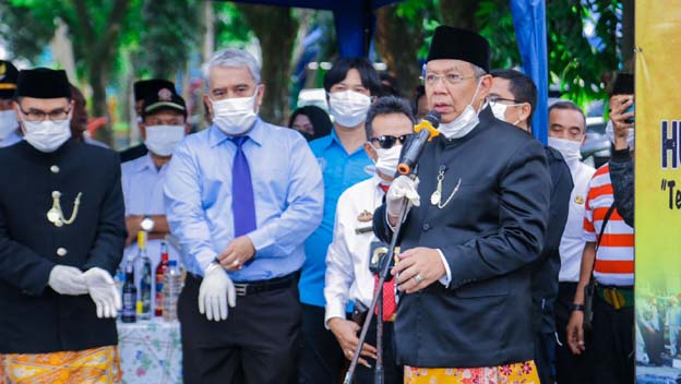 Pemkot Tangsel Bersama Forkopimda Musnahkan Ribuan Botol Miras