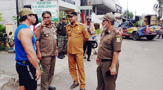 Pemkot Tangerang Lakukan Penertiban PKL di Trotoar Jalan