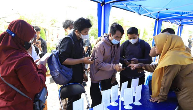 Stand Job Fair di Kecamatan Cipondoh Diserbu Para Pencari Kerja