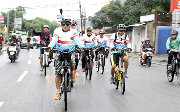 Ribuan Warga Kota Tangerang Ikuti Fun Bike HUT Kota Tangerang ke-30