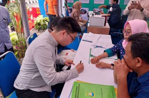 Booth Disdukcapil di Pekan Raya Kota Tangerang Layanani Masyarakat