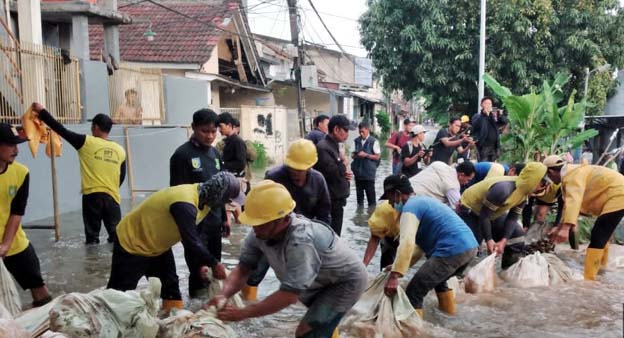 Pemkot Tangerang Lakukan Penanganan Banjir di Kecamatan Periuk