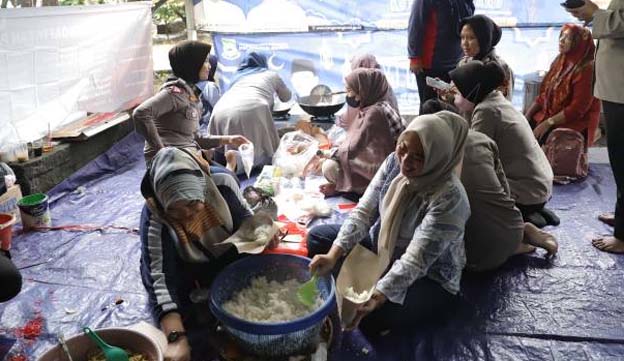 Kecamatan Benda Siagakan Dapur Umum untuk Korban Banjir