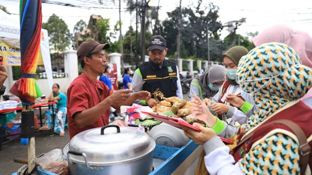 Dinkes Kota Tangerang Sidak Kebersihan Takjil Pasar Lama