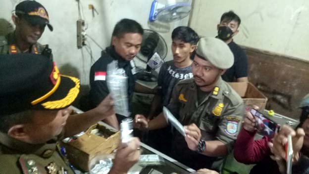 Dijual Tanpa Resep, Satpol PP Tangsel Sita Ribuan Obat Keras