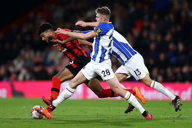 Bournemouth 0-2 Brighton: Julio Enciso Selesaikan Poin di Injury Time