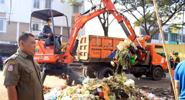 Petugas Gabungan Lakukan Pembersihan Pasar Anyar Tangerang