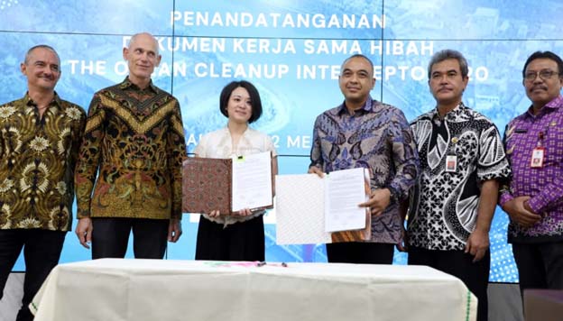 Pemkab Tangerang Terima Kapal Pembersih Ramah Lingkungan