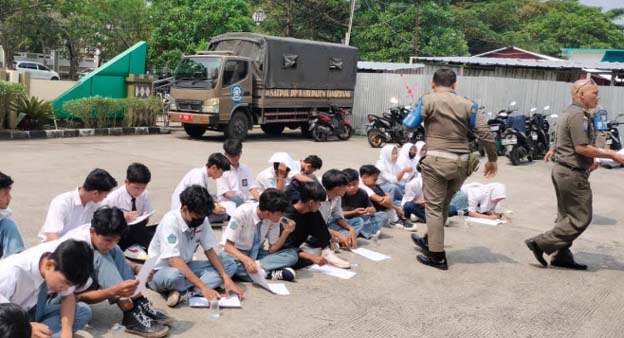 Satpol PP Kabupaten Tangerang Razia Puluhan Pelajar Bolos Sekolah