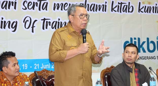 Benyamin Davnie Buka Kegiatan Peningkatan Literasi Guru PAI