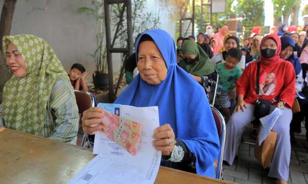 Pemkot Tangerang Berikan BST Tahap 2 Bagi 3.250 Masyarakat Rentan