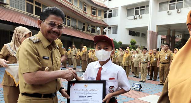 Sachrudin Apresiasi Darrel Juara 1 Lomba Wirausaha Muda Nasional