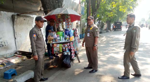 Tramtib Kecamatan Batuceper Tertibkan PKL Secara Rutin