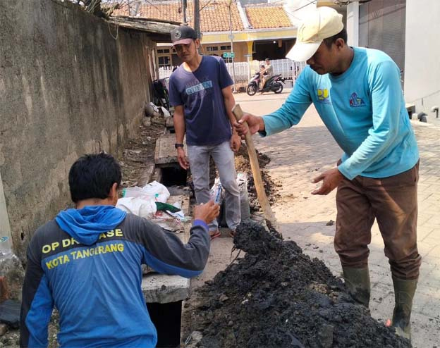 Normalisasi Drainase Bersama Warga, PUPR Gercep Atasi Banjir