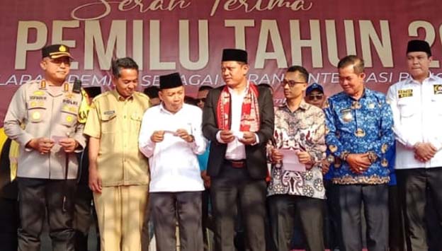 Wali Kota Serang, KPU dan Parpol Gelar Kirab Pemilu 2024