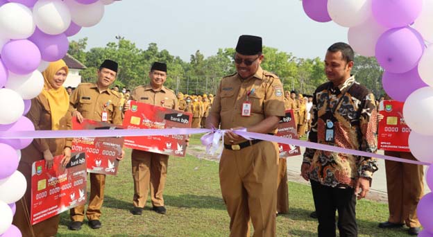 Pemkab Tangerang Luncurkan Kartu Kredit Pemerintah Daerah