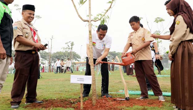 Pj Bupati Tangerang dan Forkopimda Tanam 100 Pohon di Suvarna Sutera