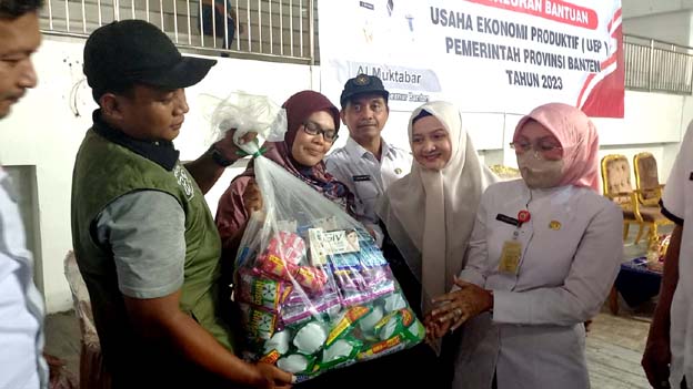 Pemprov Banten Salurkan Bantuan Usaha Ekonomi Produktif KPM