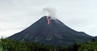 Gunung Merapi 10 Kali Mengeluarkan Guguran Lava Pijar