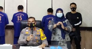 Polda Banten Libatkan Juru Bahasa Isyarat untuk Kaum Difabel dalam Konferensi Pers