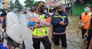 Personel TNI-Polri Dikerahkan Untuk Membantu Korban Banjir