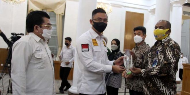 Pemprov Berikan Penghargaan untuk 433 Perusahaan di Banten