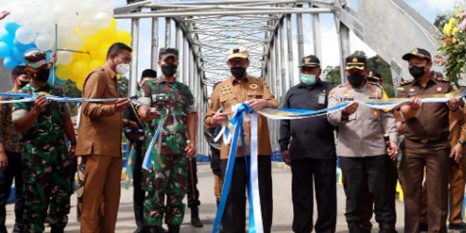 Gubernur Banten Resmikan Jembatan Ciberang di Desa Ciladaeun