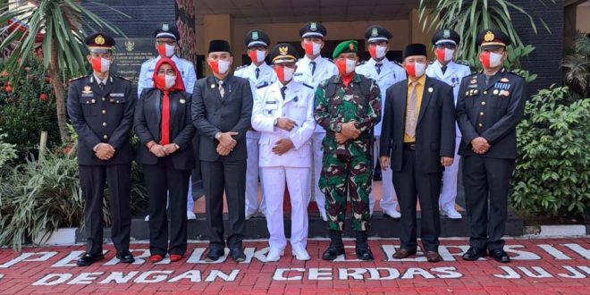 Hadiri Upacara HUT RI ke-77 di Kecamatan Periuk, Sumarti: Gelorakan Api Perjuangan