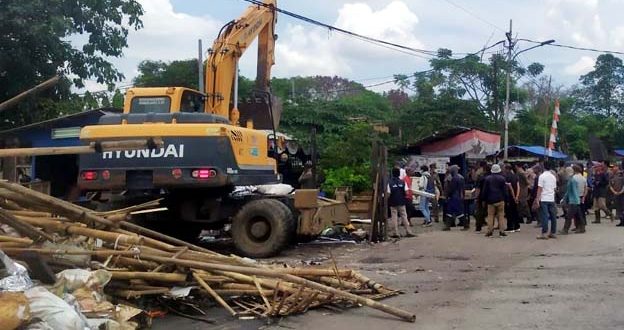 Usai Disidak DPRD, Bangunan Liar di Kecamatan Benda Ditertibkan