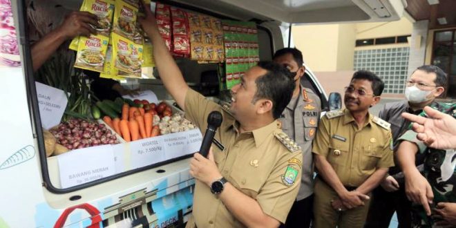 Walikota Arief Luncurkan Mobil Si Jampang (Belanja Gampang)