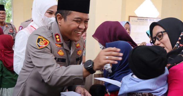 Kapolres Lebak Santuni Anak Yatim di Peringatan Maulid Nabi Muhammad SAW