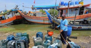 100 Nelayan Ketapang Dapat Bantuan 7.400 Liter Solar Bersubsidi