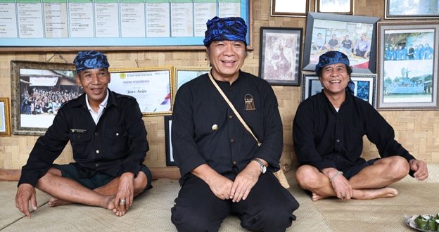 Lepas Kangen, Al Muktabar Berbaur Menyatu Bersama Warga Baduy