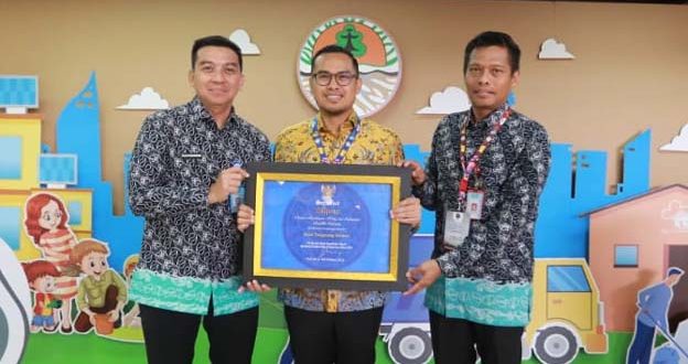 Pemkot Tangsel Raih Penghargaan Sertifikat Adipura 2022