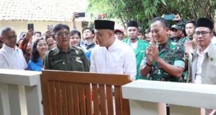 Bupati Zaki Resmikan Rumah Layak Huni di Kecamatan Panongan