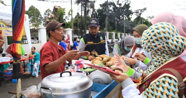 Dinkes Kota Tangerang Sidak Kebersihan Takjil Pasar Lama