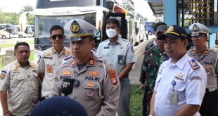 Polres Tangsel Dampingi ‘Ram Check’ Kendaran di Terminal Pondok Cabe