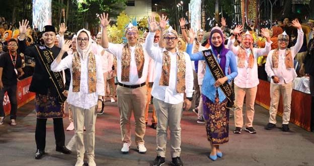 Karnaval Budaya Apeksi, Pilar Saga Kenalkan Batik Khas Tangsel