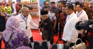 Pemkab Tangerang Perkenalkan Tas Kulit Buaya di Expo APKASI